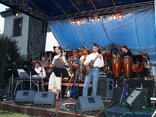 Benefi�n� koncert v kl�tern� zahrad� 23.6. 2007 (1/2)